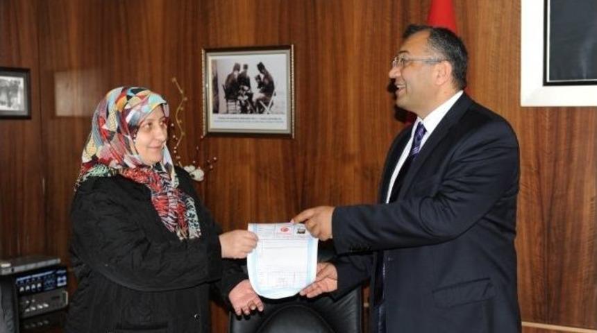 Tapularını Vali &Ccedil;ift&ccedil;i'den Elinden Aldılar