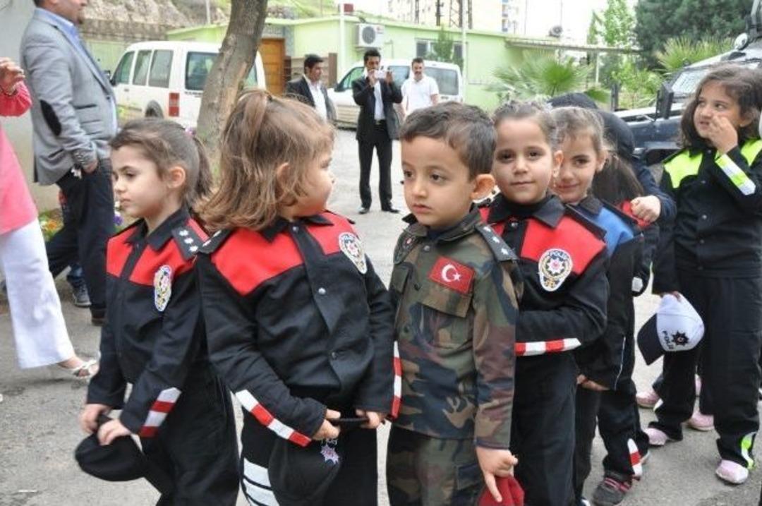 &lsquo;cizre&rsquo;nin Minik Polisleri' Projesi