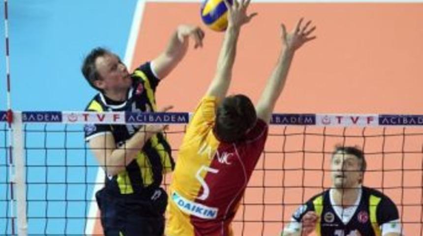 Galatasaray'ı 3-2 Yenen Fenerbah&ccedil;e Adını Yarı Finale Yazdırdı