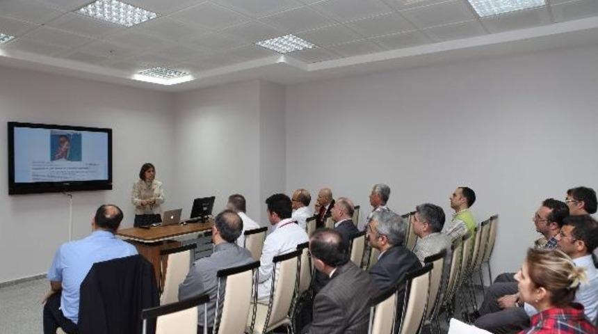 Tıp Kak&uuml;ltesi'nde "hastalıklar" Semineri