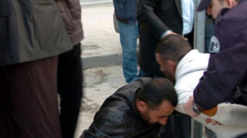 Belediye &ouml;n&uuml;nde kavga