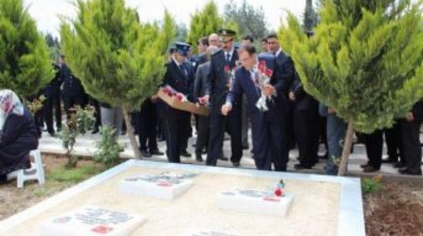 Şehitlik Dışında Bulunan Polis Şehitlerine Anıt Mezar Yaptırıldı