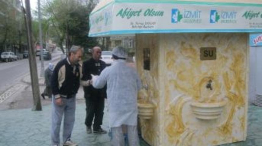 İzmit&rsquo;te Her G&uuml;n 4 Bin Kişi &Ccedil;orba İ&ccedil;iyor