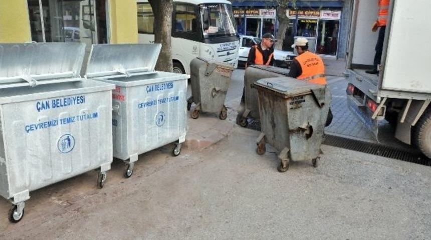 &Ccedil;an' Da &Ccedil;&ouml;p Konteynırları Yenileriyle Değiştiriliyor