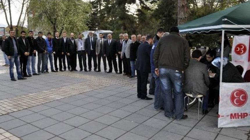 Mhp İl Başkanı Mete Eke, &Uuml;ye Kayıt Standını Ziyaret Etti