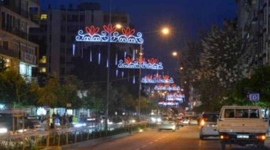 Adana ışıl ışıl oldu