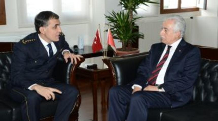Aldırmaz'dan G&uuml;rkan'a tebrik ziyareti