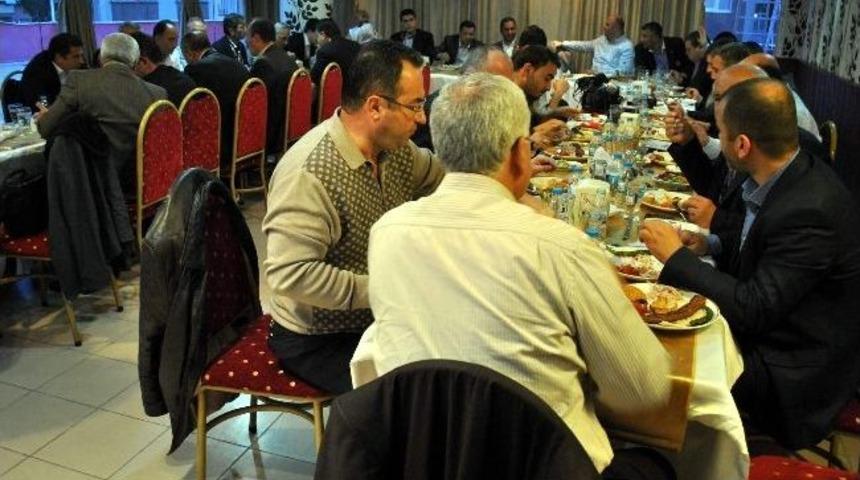 Ak Parti&rsquo;li Atay&rsquo;dan Gazetecilere Y&ouml;nelik Saldırıya Kınama