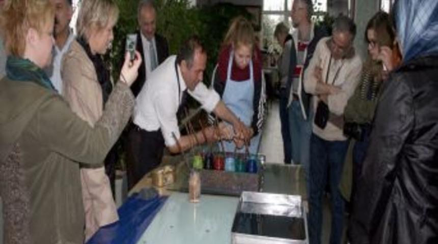 Danimarkalı &Ouml;ğrenciler, Ebruyla Tanıştı