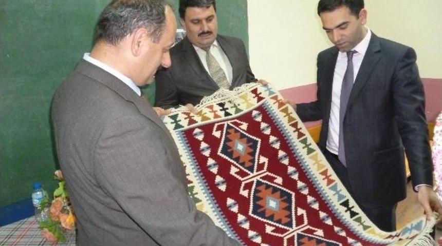 K&uuml;re Hem Ersizlerdere&rsquo;de Kilim Kursu A&ccedil;tı