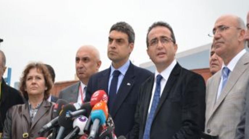 Umut Oran: CHP Sağ Duyulu Olmasaydı, &Ccedil;ok Daha Olumsuz Olaylar Yaşanırdı