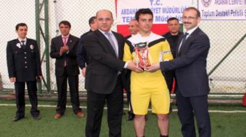 Polis Haftası Turnuvasında Dereceye Girenlere &Ouml;d&uuml;lleri Verildi