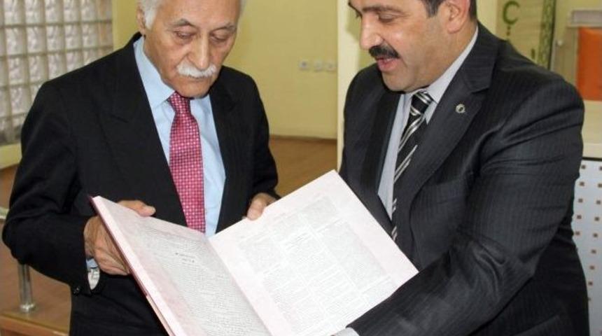 Yavuz B&uuml;lent Bakiler Belediye Meclisi&rsquo;ne Konuk Oldu