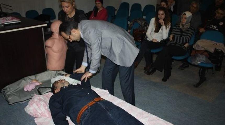 Sağlık M&uuml;d&uuml;rl&uuml;ğ&uuml; &Ccedil;alışanlarına İlkyardım Eğitimi