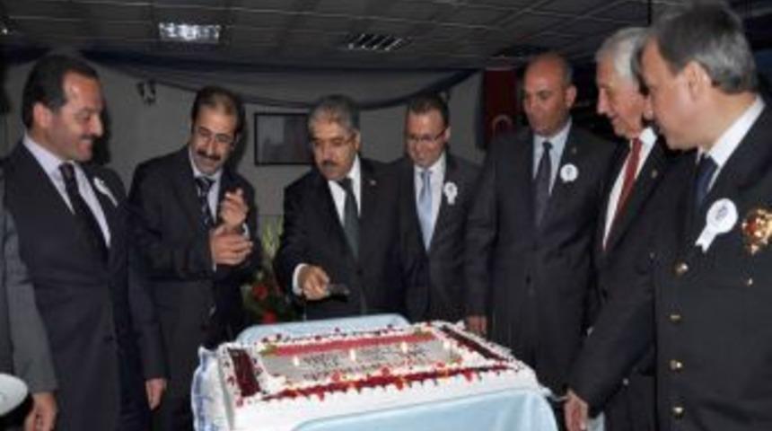 Vali &Ccedil;ınar: Polisimiz Insanımızın Sevgisini B&uuml;t&uuml;n Insanlığa Hissettiriyor