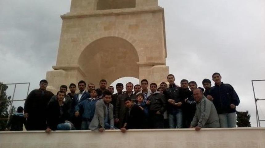 Şehitler Abidesini İlk Defa G&ouml;rd&uuml;ler