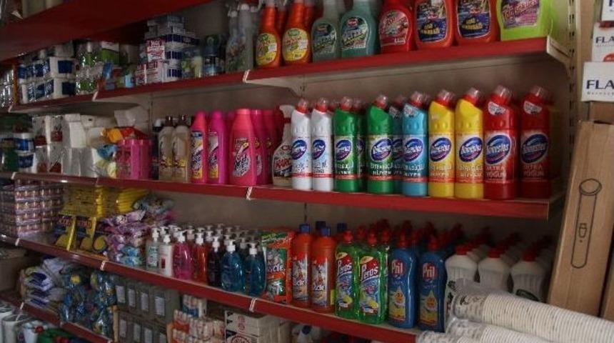 Tırnak&ccedil;ılık Yapan Kadınlar G&uuml;venlik Kamerasına Takıldı