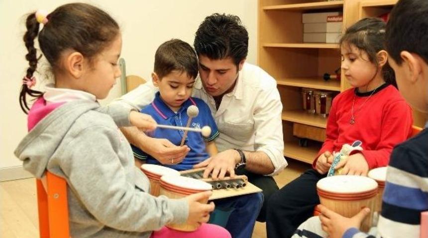 &Ouml;ğrenciler Anasınıflarında M&uuml;zik Eğitimi Alıyor
