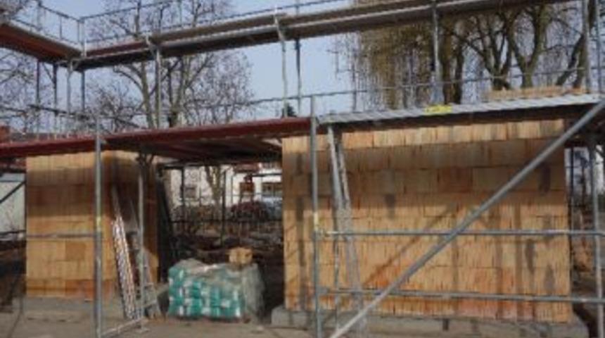 Tarsus-langen Arasında Kleopatra Dostluk Kapısı