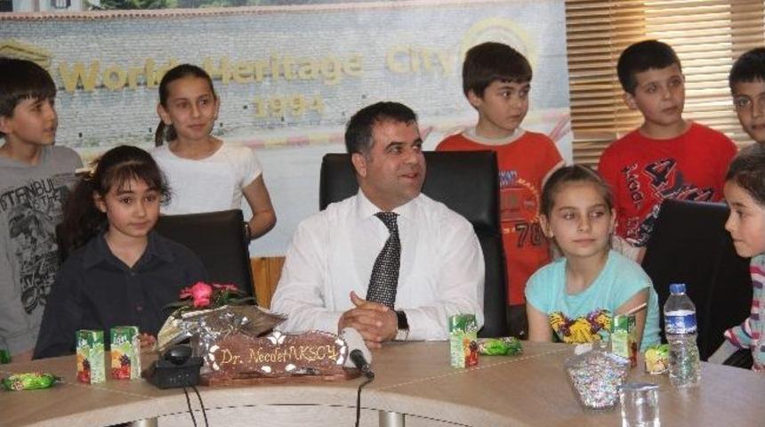 &Ouml;ğrencilerden Başkan Aksoy&rsquo;a Teşekk&uuml;r