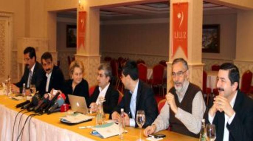 Akil İnsanlar Heyeti Diyarbakır&rsquo;da: Barışı En &Ccedil;ok G&uuml;neydoğu Istiyor