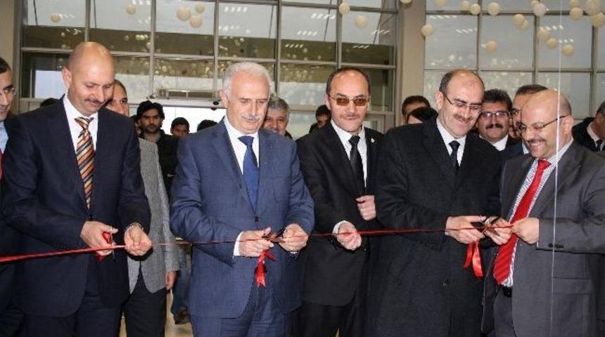 Atat&uuml;rk &Uuml;niversitesi'nde "eğitimde Yenilik&ccedil;ilik" Sergisi