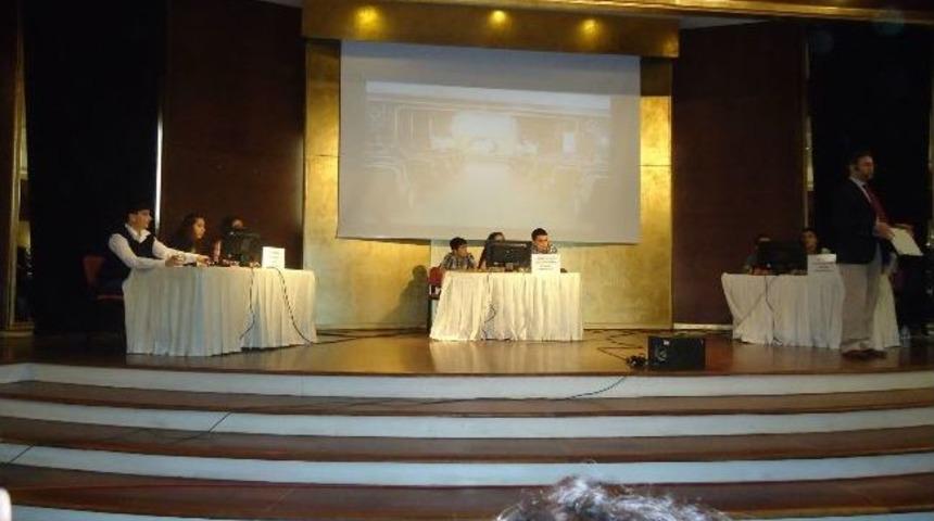 Sel&ccedil;uklu &Ouml;ğrenciler Bilgi Yarışmasında Yine Başarılı Oldu