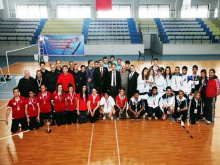 Üniversiteler Arası 2. Lig Badminton Turnuvası Sona Erdi