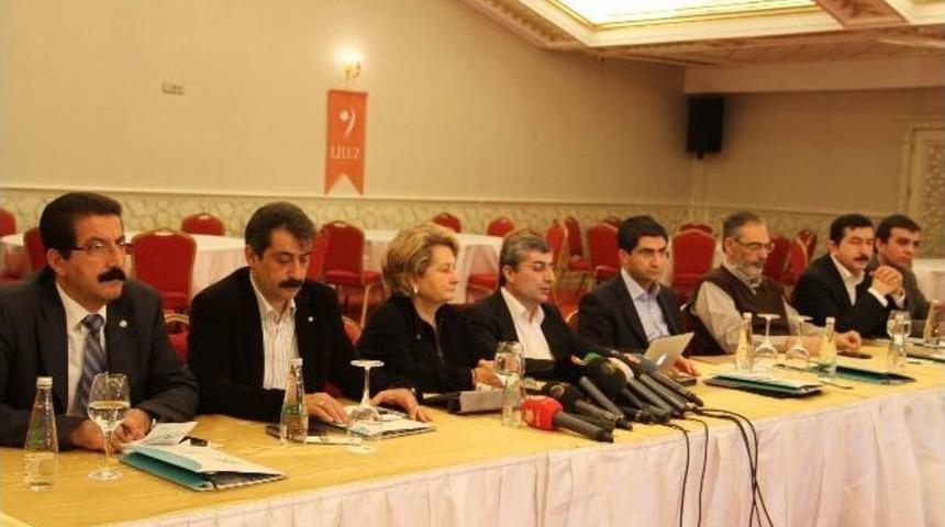 Akil İnsanlar Heyeti Diyarbakır&rsquo;da &Ccedil;alışmalarına Başladı