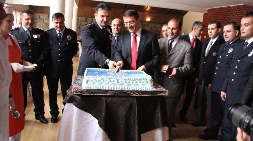 Paland&ouml;ken Kaymakamlığı 10 Nisan Polis G&uuml;n&uuml; Dolayısıyla Proğram D&uuml;zenledi