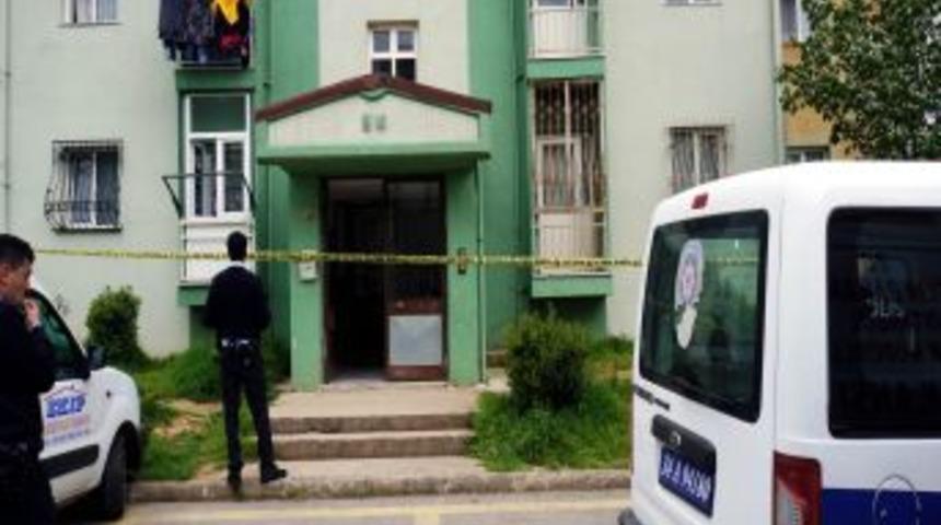 Gardiyan Kocasını Kalbinden Bı&ccedil;akladı