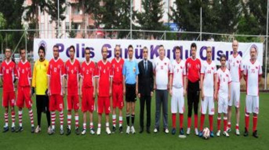 Polis - Medya Dostluğu Sahaya Da Yansıdı: 4-4