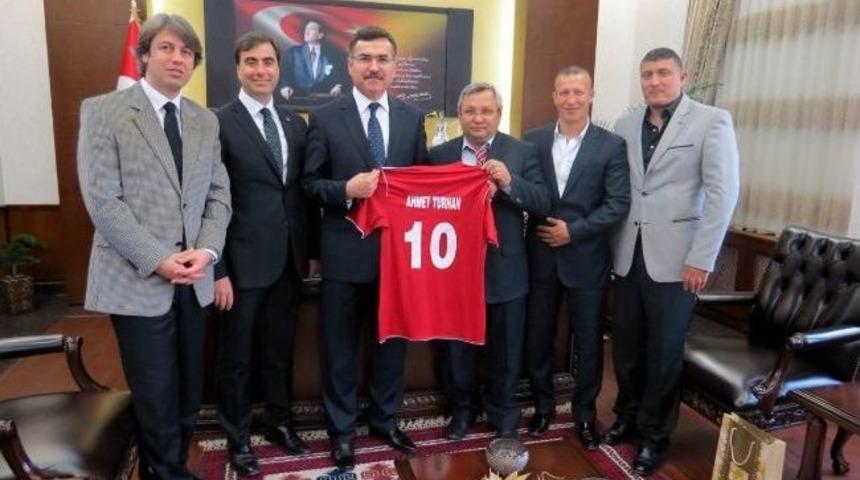 Şampiyon Erdekspor Y&ouml;netiminden Vali Turhan'a Ziyaret