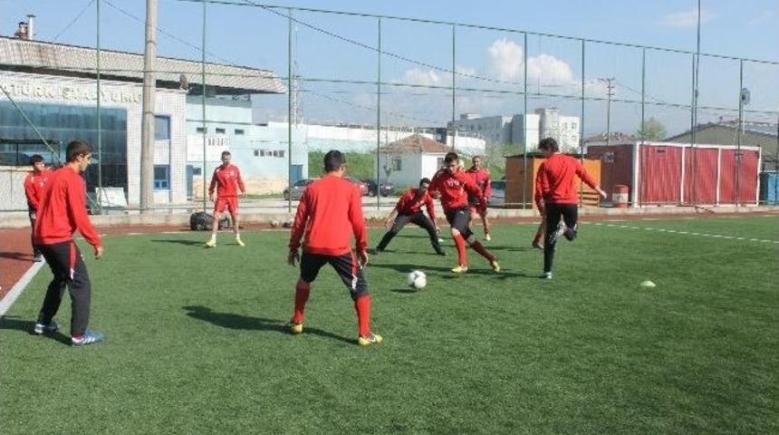 Yalovaspor Derbiye Hazırlanıyor