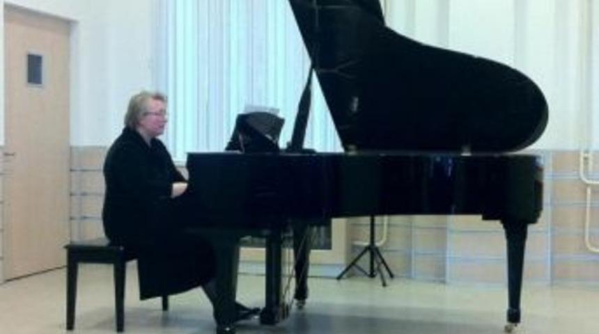 Om&uuml;&rsquo;de Piyano Resitali