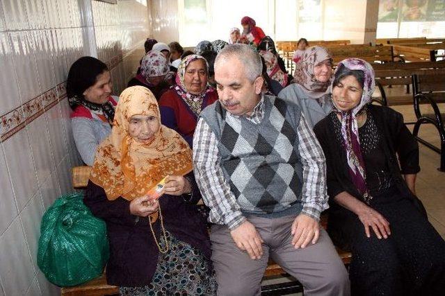 Uşşaki Vakfı Gaziantep Şubesi Kutlu Doğum Haftasında Yoksullarını Unutmadı