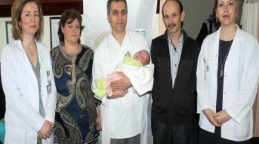 Erken Menopoz Diye Hastaneye Gitti, 7,5 Aylık Hamile &Ccedil;ıktı