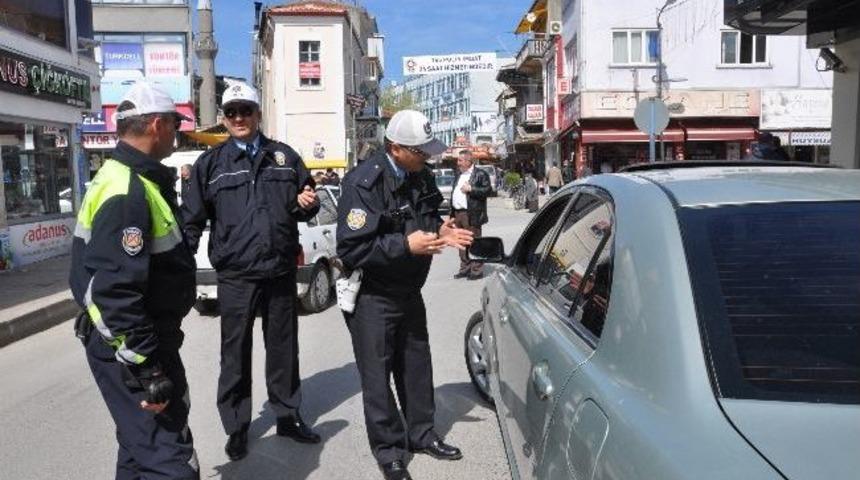 Emniyet Kemeri Ve Kask Takmayan Sürücüler Uyarıldı
