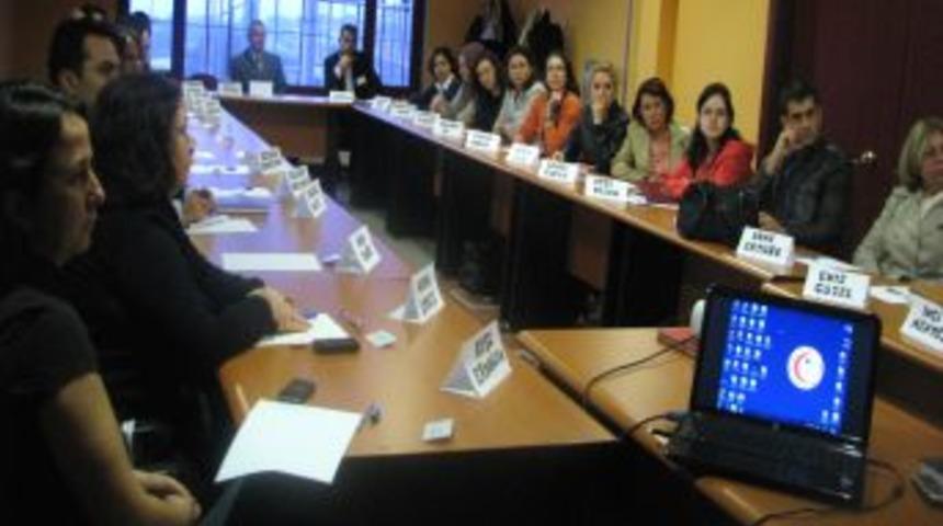 Hastanelerde &Ccedil;alışan Personele Eğitim