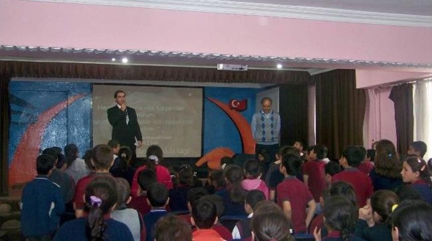 Eğitimci-yazar Kavaklı Muş&rsquo;ta Seminer Verdi