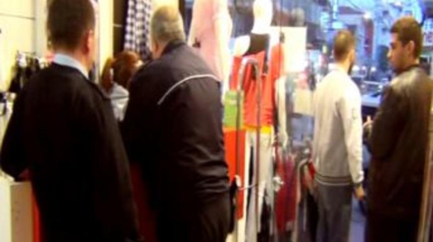 Malları &Ccedil;alınan Esnaf, K&uuml;&ccedil;&uuml;k Zanlılara Acıdı