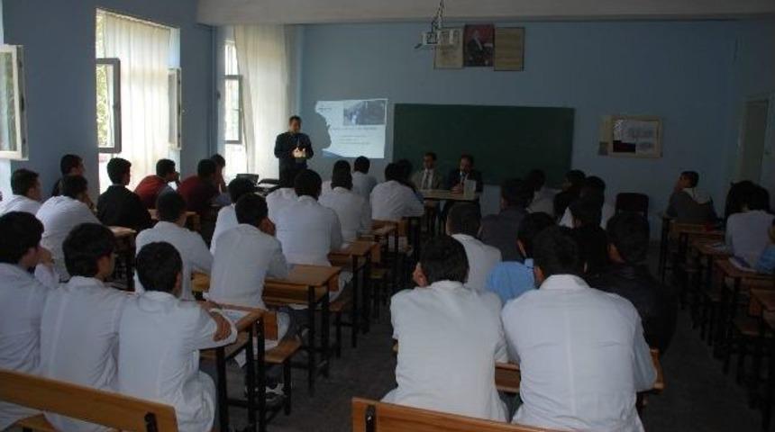 İşkur Meslek Se&ccedil;imine Destek Dergisi Tanıtıldı