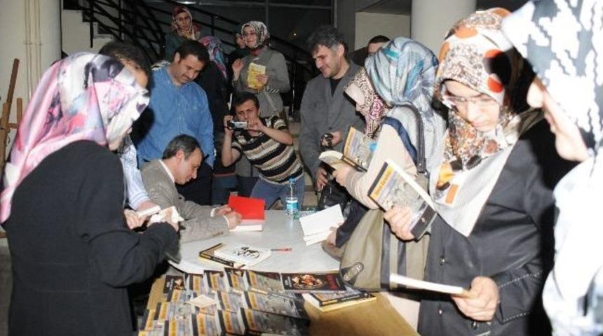 Iğdır&rsquo;da &ldquo;d&uuml;nya Durulmaz&rdquo; Konferansı