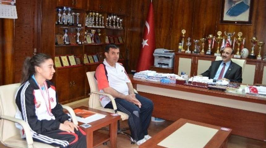 Malatyalı Sporcu Badminton Şampiyonasından Başaralı D&ouml;nd&uuml;