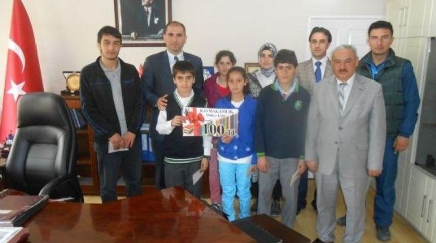 Başarılı &Ouml;ğrencilere Hediye &Ccedil;eki