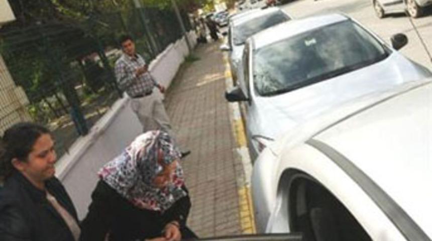 Kocasını kalbinden bı&ccedil;akladı