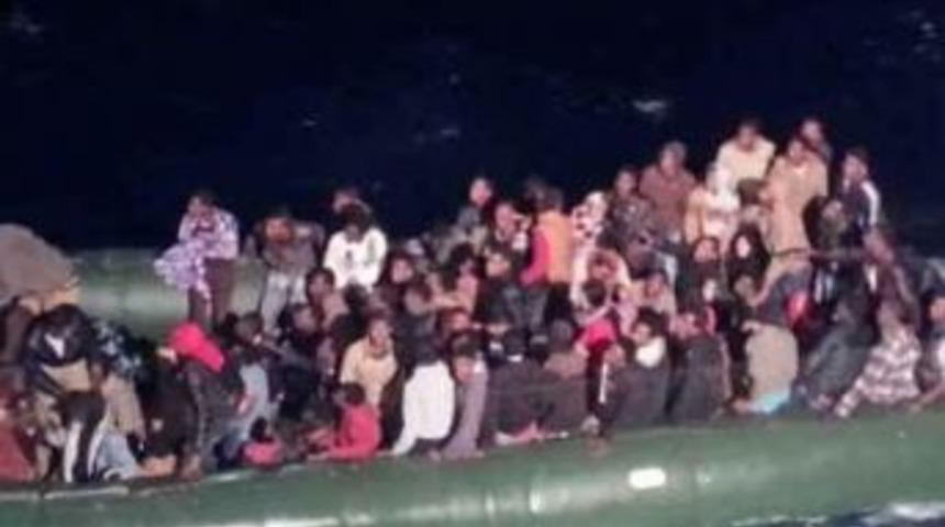 T&uuml;rk Gemiciler &lsquo;Havva Ana&rsquo; Ile Şişme Bottaki G&ouml;&ccedil;menleri Kurtardı