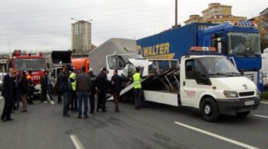 Zincirleme Kaza TEM'i Kilitledi