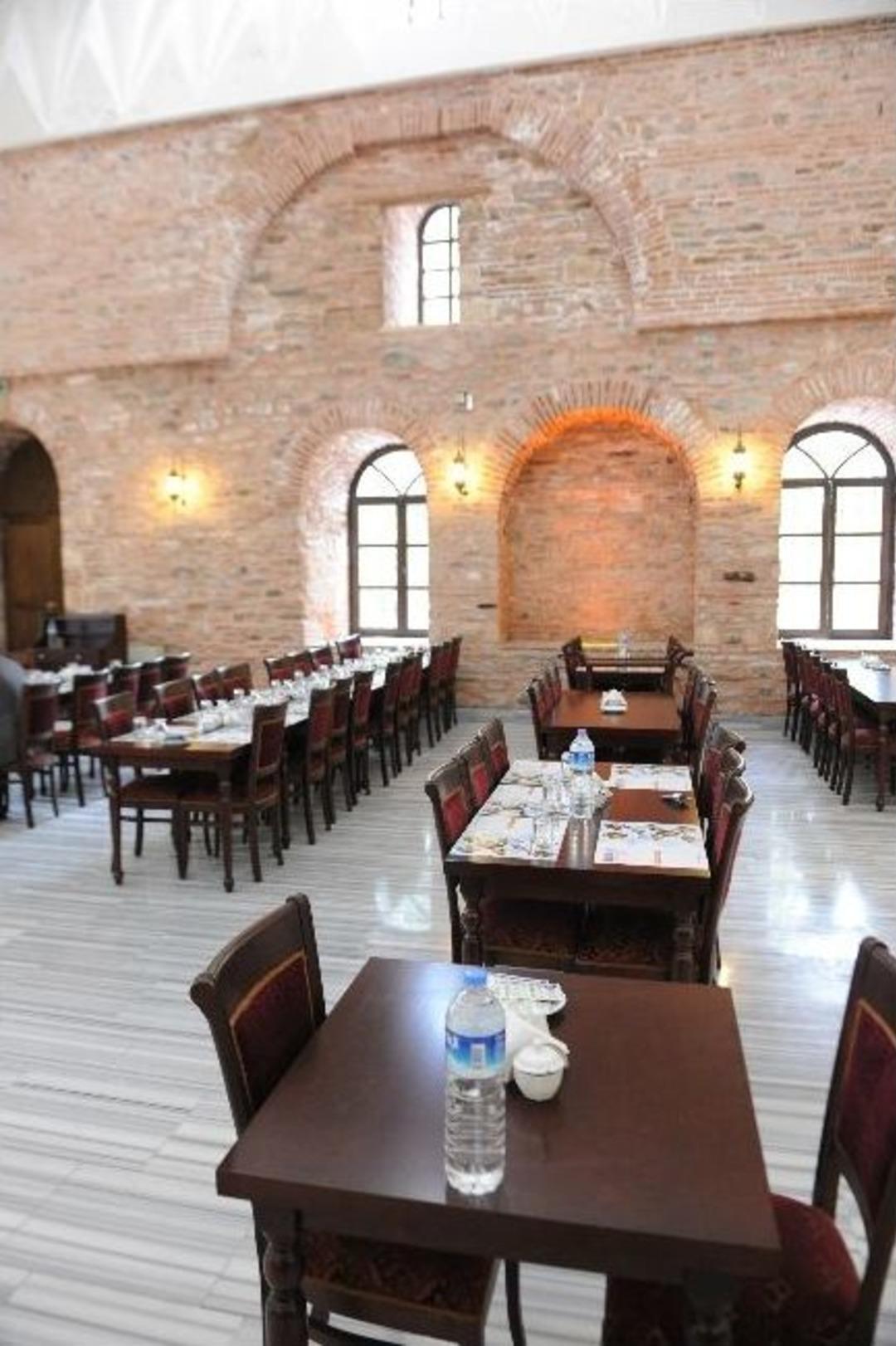 6 Asırlık Mekanda Yemek Molası