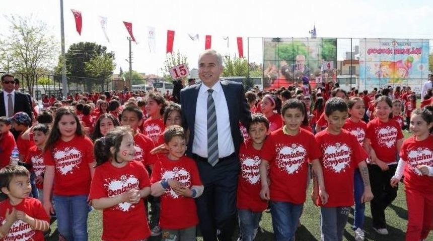 Denizli'de &Ccedil;ocuk Şenliği Devam Ediyor